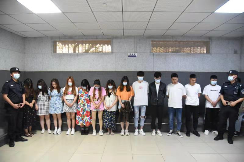 涉诈公司借配资诱饵诱骗股民，警方捣毁虚假APP平台