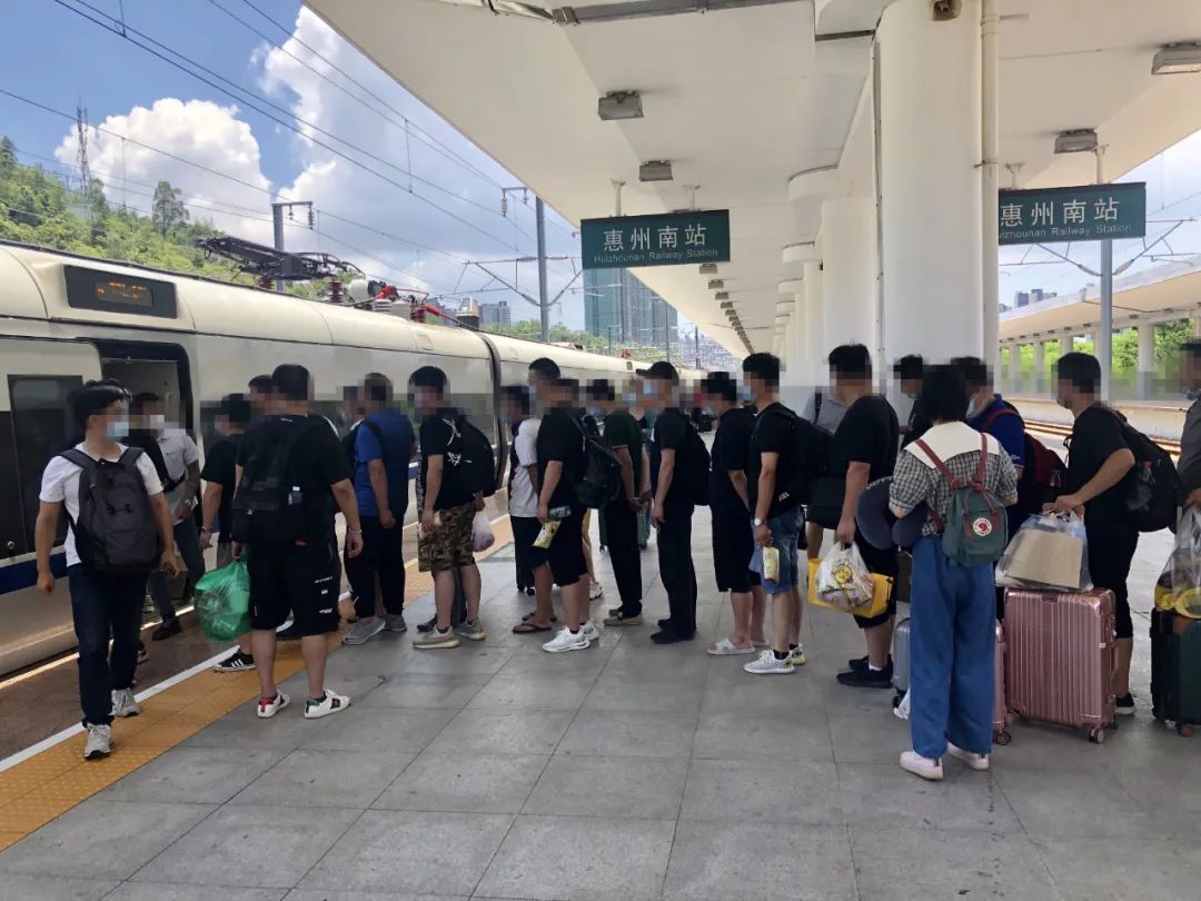 股票配资平台平台_虚假炒股平台推荐诈骗_余杭警方打击股票诈骗团伙