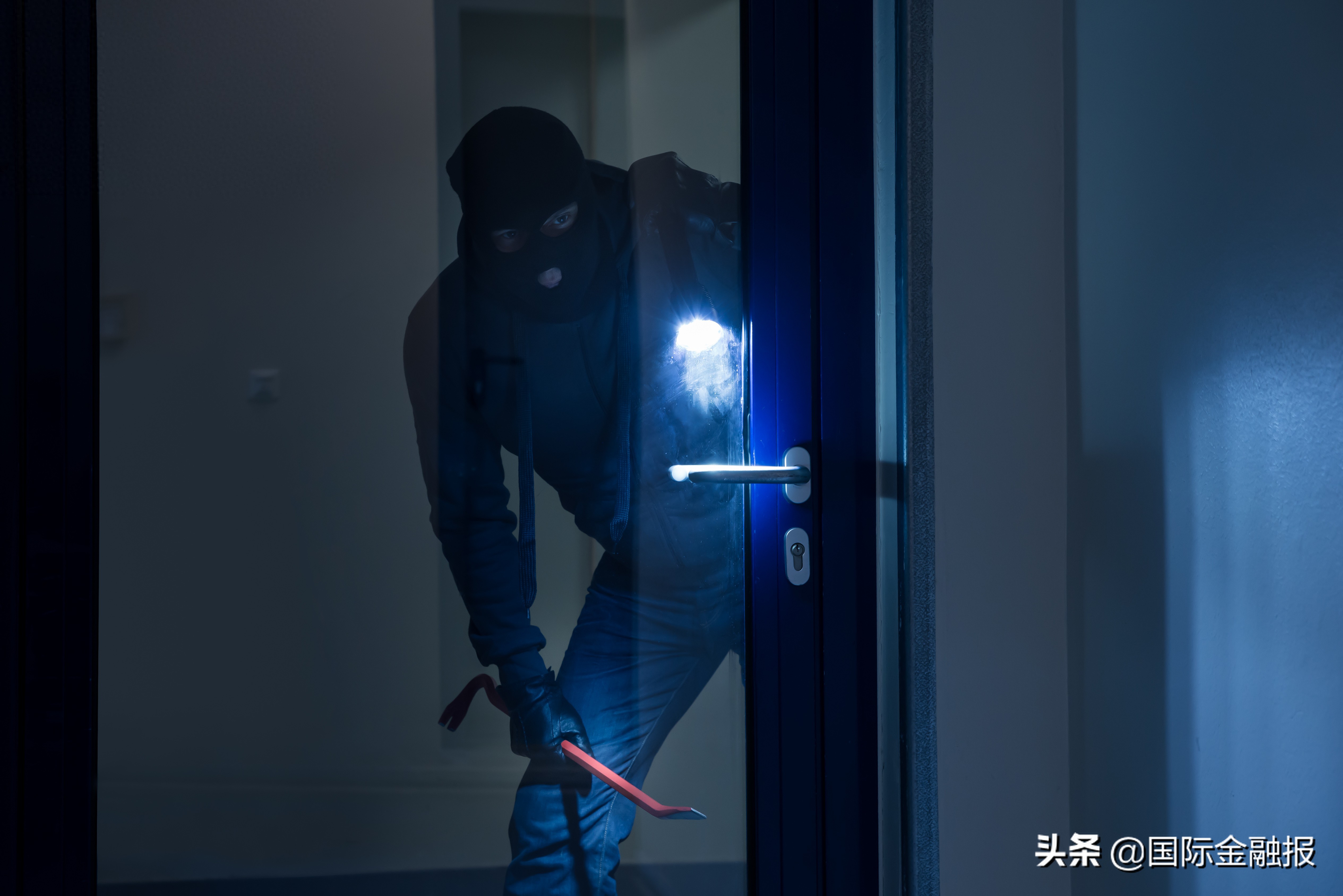 配资炒股亏了本金？警惕场外杠杆陷阱，借你钱炒股利息高
